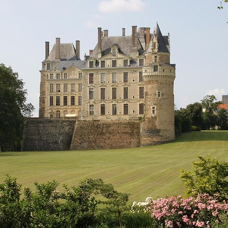 Chateau De Brissac Bed & Breakfast ภายนอก รูปภาพ