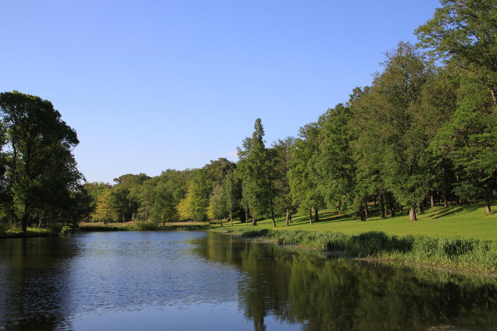 Chateau De Brissac Bed & Breakfast ภายนอก รูปภาพ